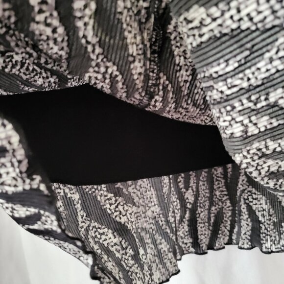 Apostrophe Small Blouse Black White Animal Print decorative buckle stretchy EUC - Picture 7 of 11